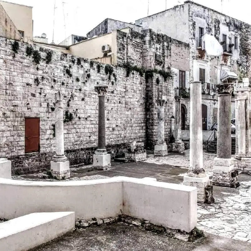 Exclusive Underground Tour – Bari's Secrets